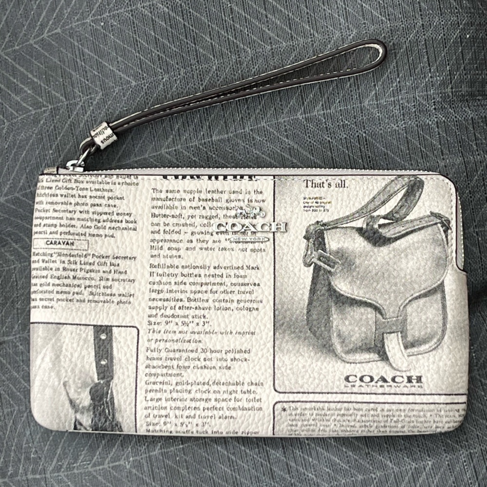 NWT Coach Large Corner Zip Newspaper Wristlet Retails $149 - Picture 2 of 11